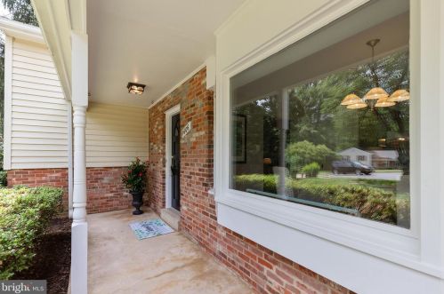 1606 Mary Ellen Ct, Mc Lean VA  22101-5023 exterior