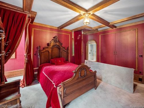 2009 Victoria Hl, Rochester MI exterior