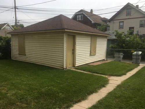 3066 40th St, Milwaukee WI 53210-1835 exterior