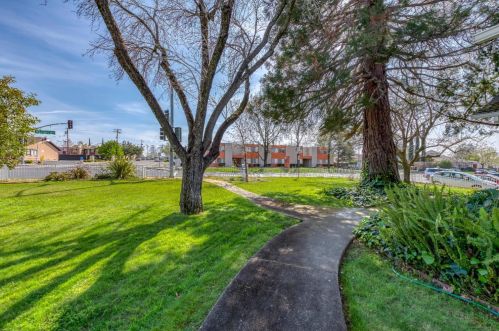 102 Natoma St, Folsom CA 95630-3011 exterior