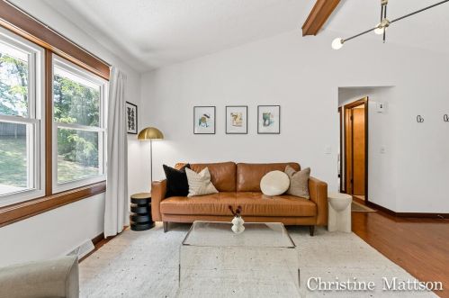 1233 Kreiser Ter, Grand Rapids MI 49506-4082 exterior