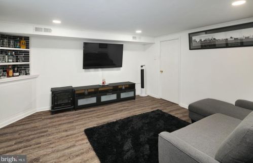 8615 Jackson St, Philadelphia PA  19136-2107 exterior