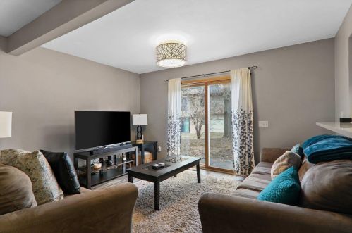 75 Ponwood Cir, Madison, WI 53717-1179