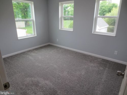 1547 Farmington Ave, Pottstown PA 19464-1401 exterior