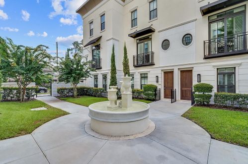 646 Mariposa St, Orlando, FL 32801-2834