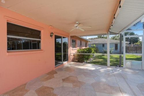 660 111 Ave, Naples FL 34108-1824 exterior