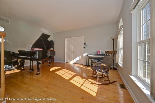 118 Ely Harmony Rd, East Freehold NJ 07728-8012 exterior