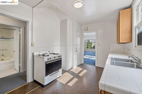 2352 Virginia St, Berkeley CA 94709-1613 exterior