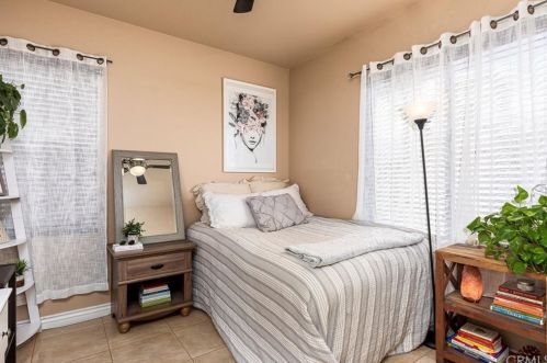 291 Monument Dr, Perris CA 92570-9063 exterior