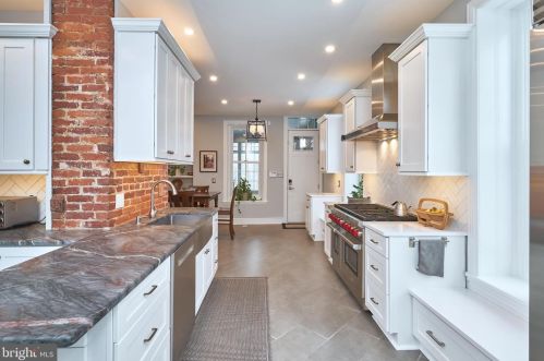 115 Chestnut Hill Ave, Philadelphia PA 19118-2715 exterior