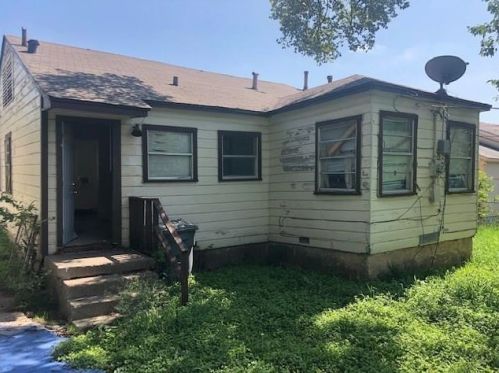 3217 Alaska Ave, Dallas TX 75216-4304 exterior