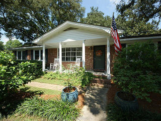732 Beauregard St, Charleston SC  29412-4543 exterior