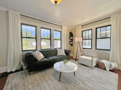 2053 Helena St, Madison WI 53704-5519 exterior