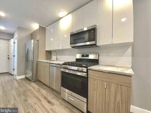 1922 Marshall St, Philadelphia PA  19122-2111 exterior