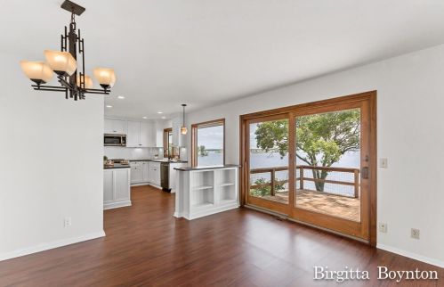 1661 Ruddiman Dr, Meskegon MI 49445-3041 exterior