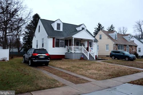 214 Fenwood Ave, Trenton, NJ 08619-2570