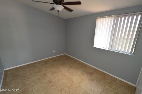 5058 Julia St, Tucson AZ 85710-1002 exterior