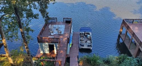 8470 Lk Dr, Lithonia GA 30039-6568 exterior