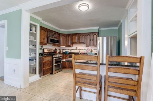 804 Casual Ct, Glen Burnie MD 21061-2105 exterior