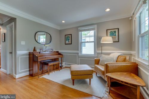 2813 Memorial St, Alexandria VA  22306-1743 exterior