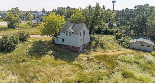 101 Railroad St, Ely MN exterior