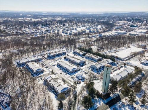 28 Jimal Dr, Middletown NY 10940-3650 exterior