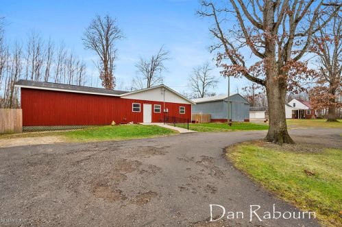 1662 136th St, Grant MI 49327-9643 exterior