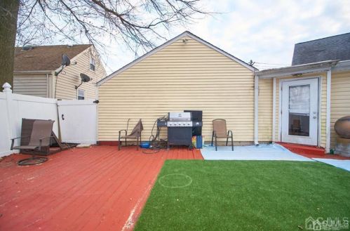 1610 Oak Tree Rd, Iselin NJ 08830-1540 exterior