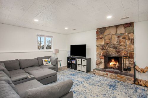 1630 Aberdeen St, Grand Rapids MI 49505-3910 exterior