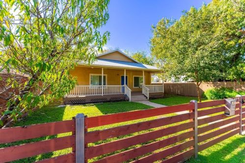 1209 3rd St, Austin TX  78702-4313 exterior