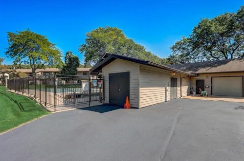 9039 70, Milwaukee WI 53218-2212 exterior