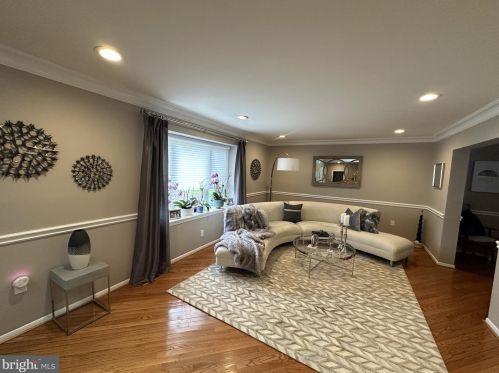 2269 Pne Rd, Huntingdon Valley PA 19006-4028 exterior