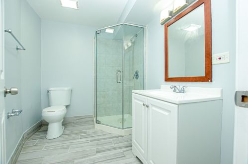 6551 University Ave, Chicago IL 60637-4303 exterior