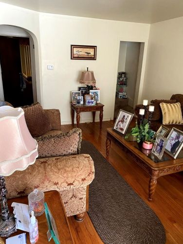 8112 Yale Ave, Chicago, IL 60620-1701