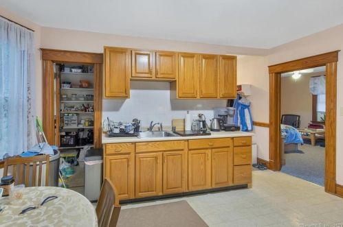 194 Gold St, New Britain CT 06053-3758 exterior