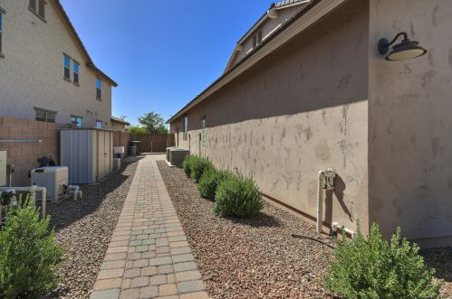 6151 Fresno St, Chandler AZ 85249-5589 exterior