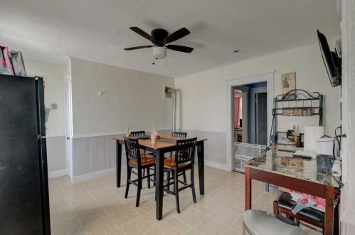 43 5 Ave, Woonsocket RI 02895-5019 exterior