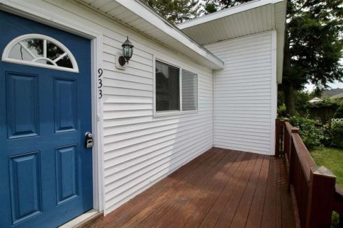 933 Adams St, Schenectady, NY 12306-3031