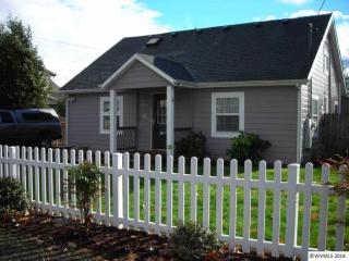 5230 Auburn Rd, Salem OR  97317-3210 exterior