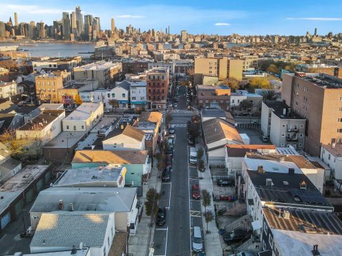 419 St, Union City NJ 07087-4024 exterior