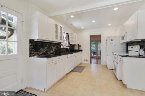 1397 Canterbury Way, Rockville MD  20854-6103 exterior