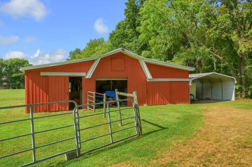 550 Potts Rd, Hookstown PA 15050-1335 exterior