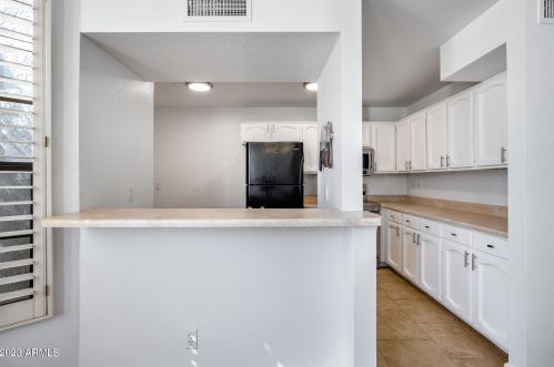 1944 Behrend Dr, Phoenix AZ 85027-3834 exterior