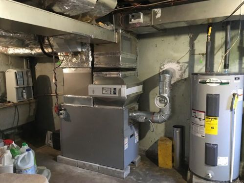 25 Pearl St, Windsor Locks CT 06096-1421 exterior