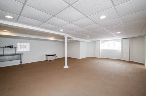 7854 Cressett Dr, Chicago IL 60707-1340 exterior