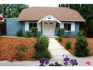 1334 Las Flores Dr, Los Angeles, CA 90041-1674