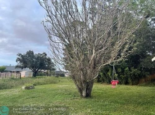 261 Pisces Ter, Fort Pierce FL 34984-4458 exterior