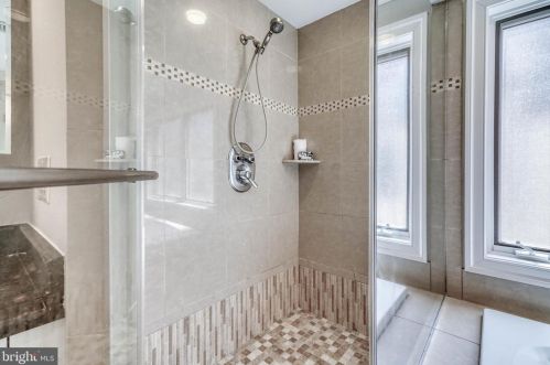 2518 Delancey St, Philadelphia PA 19103-6409 exterior