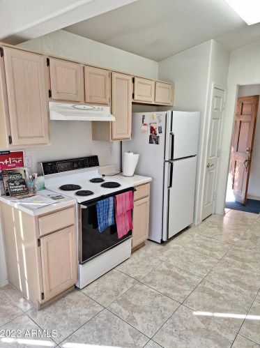 13829 42 Pl, Phoenix AZ 85050-3361 exterior