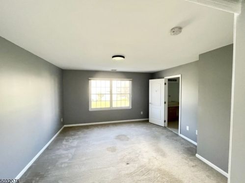 3 Bakley Ter, Town Center NJ 07052-2169 exterior